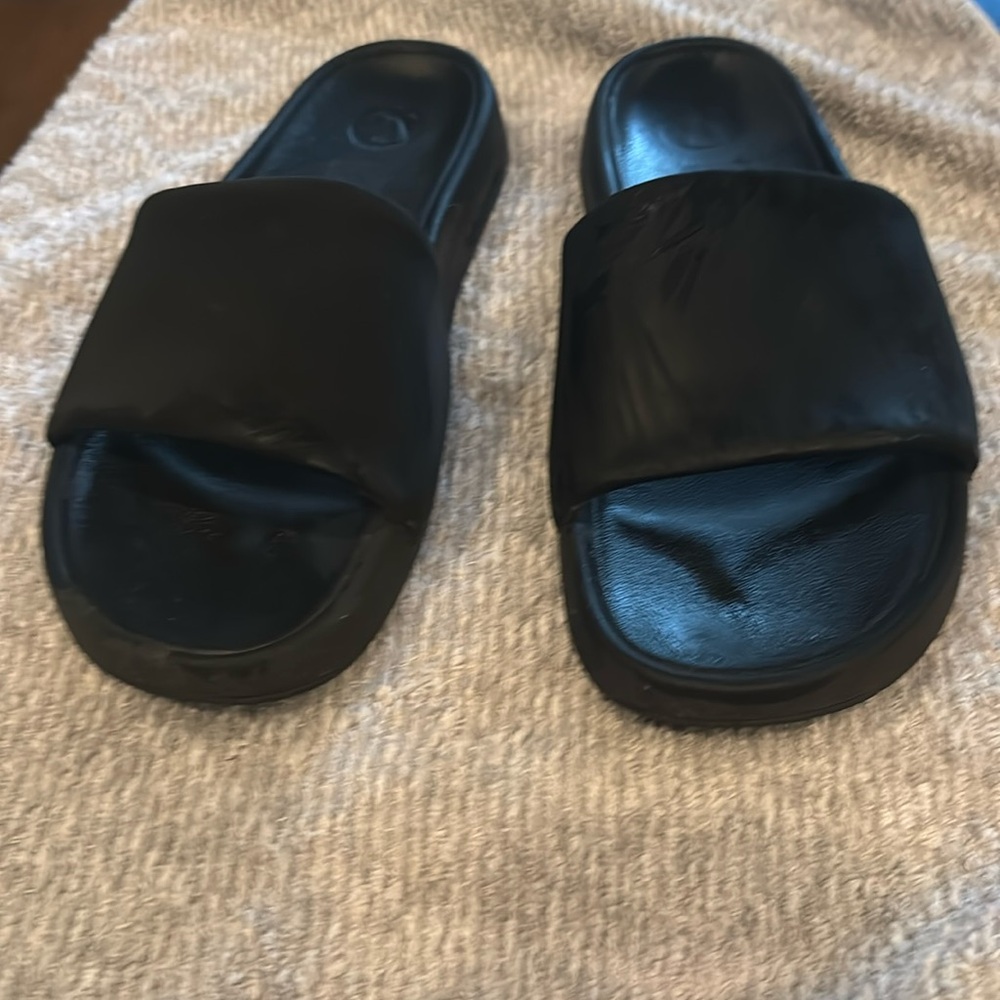 Women's Lululemon Slides Sandals Black Size Unknown item 0006 size 9